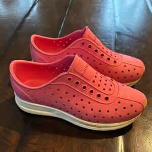 Native "Robbie" in pink size 1
